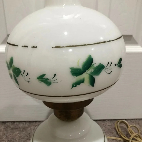 Vintage Milk glass Green leaf Hurricane Parlor Lamp Gone With The Wind style - Picture 3 of 12
